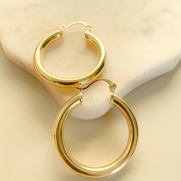 Gold Hoop Earrings 30mm | 14k Gold Filled - Picture 5 of 8
